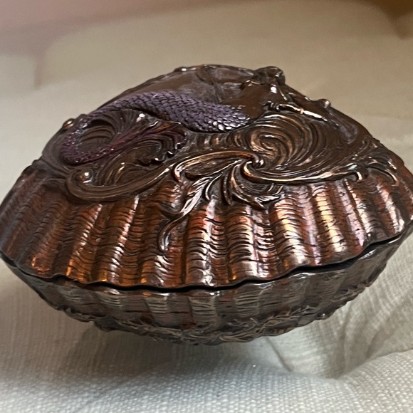 Vintage Mermaid Shell Trinket Box Cold Cast Resin Metallic Finiish - Picture 8 of 12